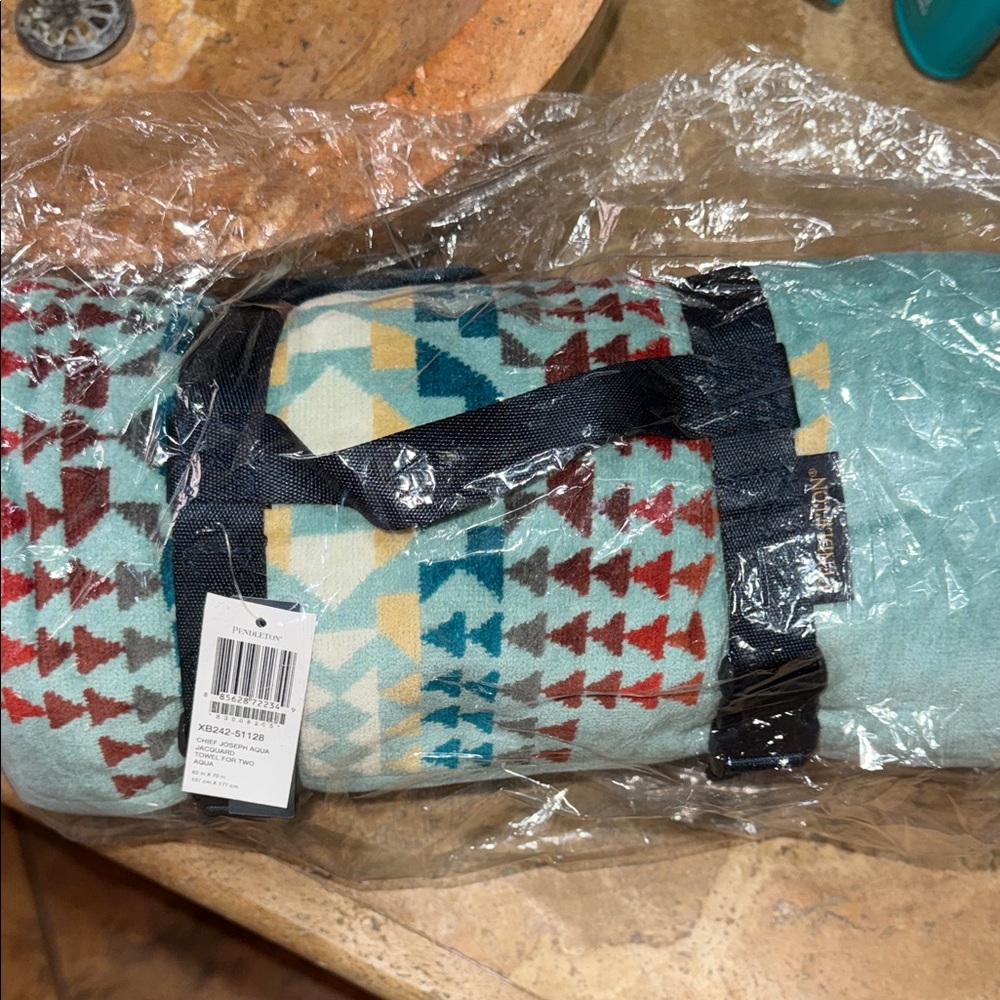 HUGE Pendleton Chief Joseph Aqua Jacquard Towel For Two 62” X 70”•carry strap